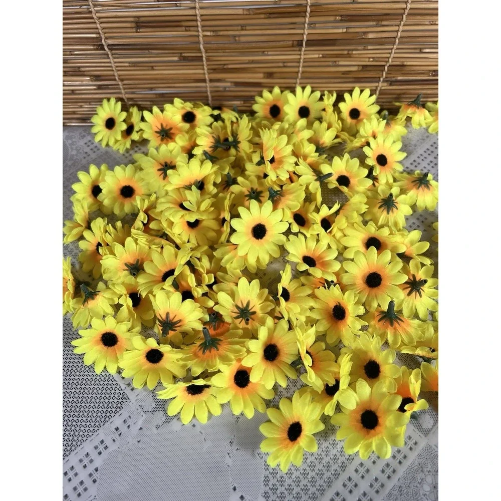 100pcs Artificial‎ Daisies Flower Heads,1.37x1.37x0.78 Inch Fake /Light Yellow